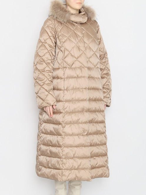 Стеганое пальто с капюшоном с отделкой из меха енота Persona by Marina Rinaldi - МодельВерхНиз